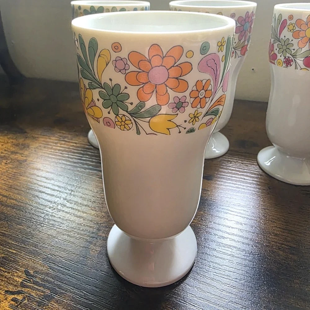 Vintage 1970s Mod Floral White Footed Glasses Japan Retro Daisy Parfait Set of 4
